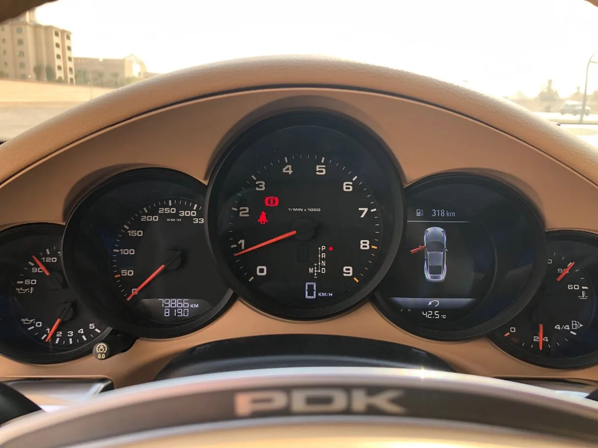 Car image 18