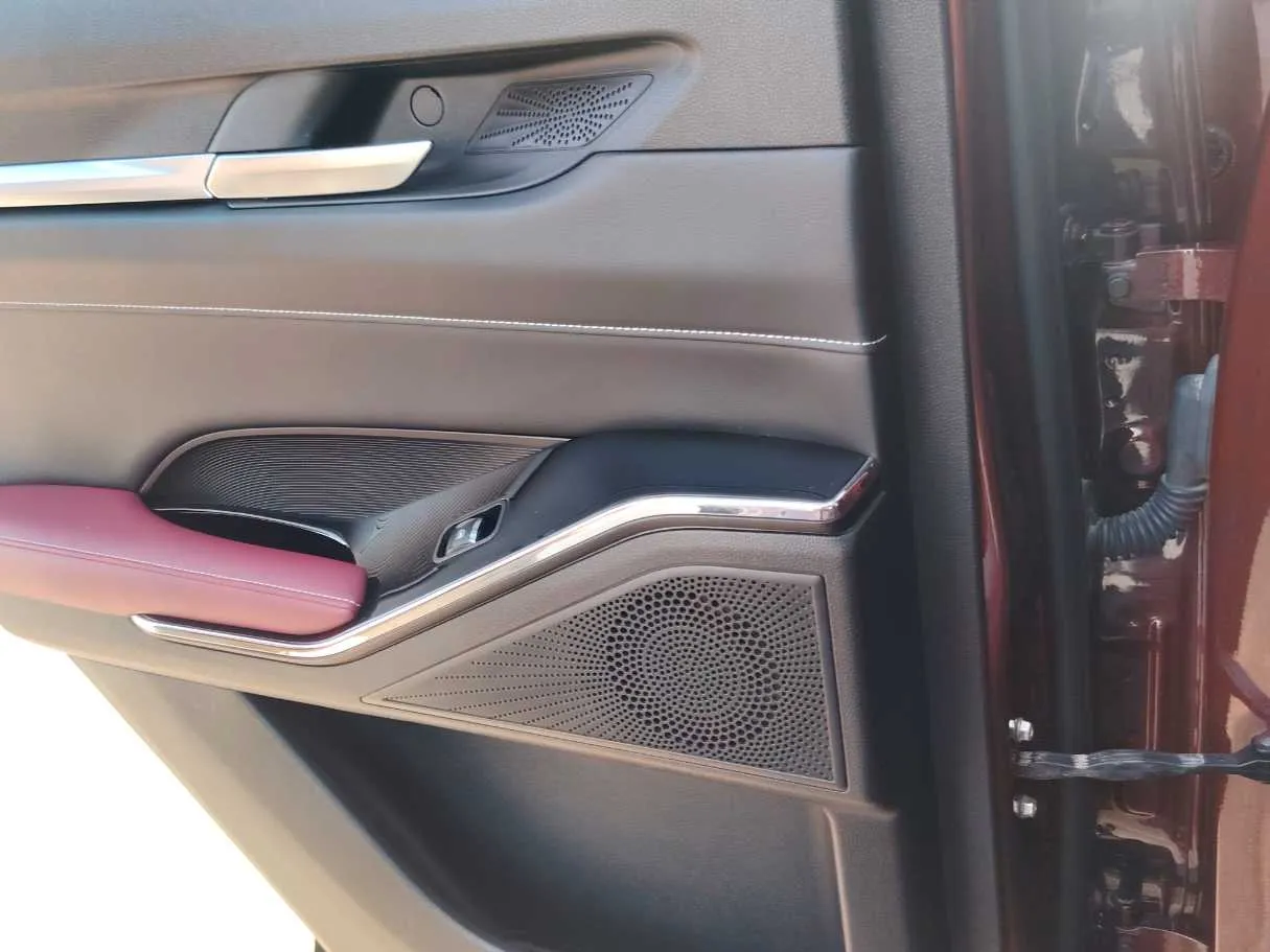 Car image 28