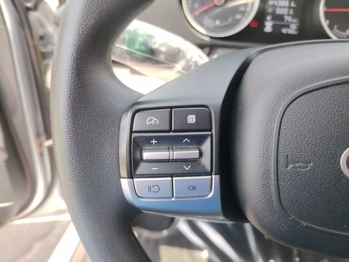 Car image 40