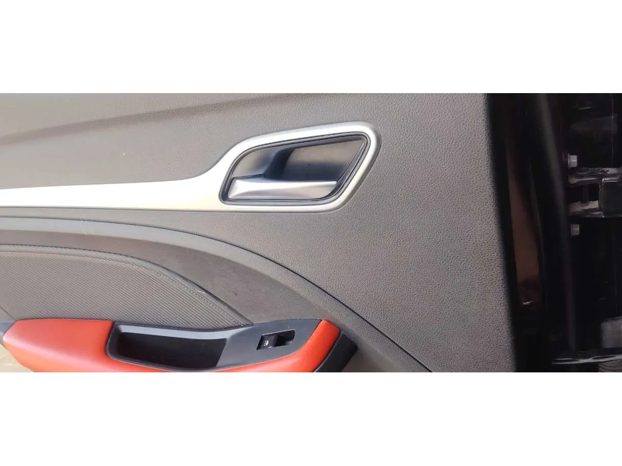 Car image 27