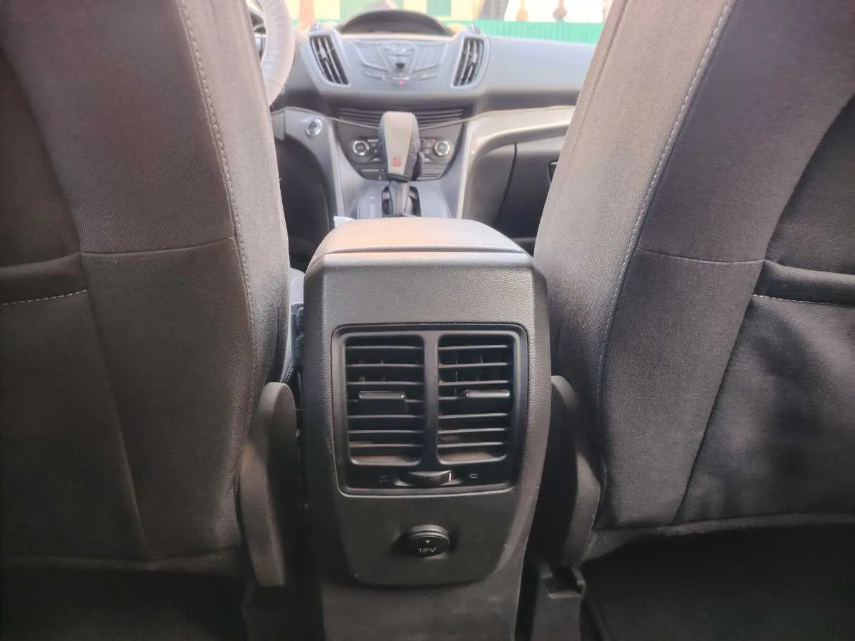 Car image 25