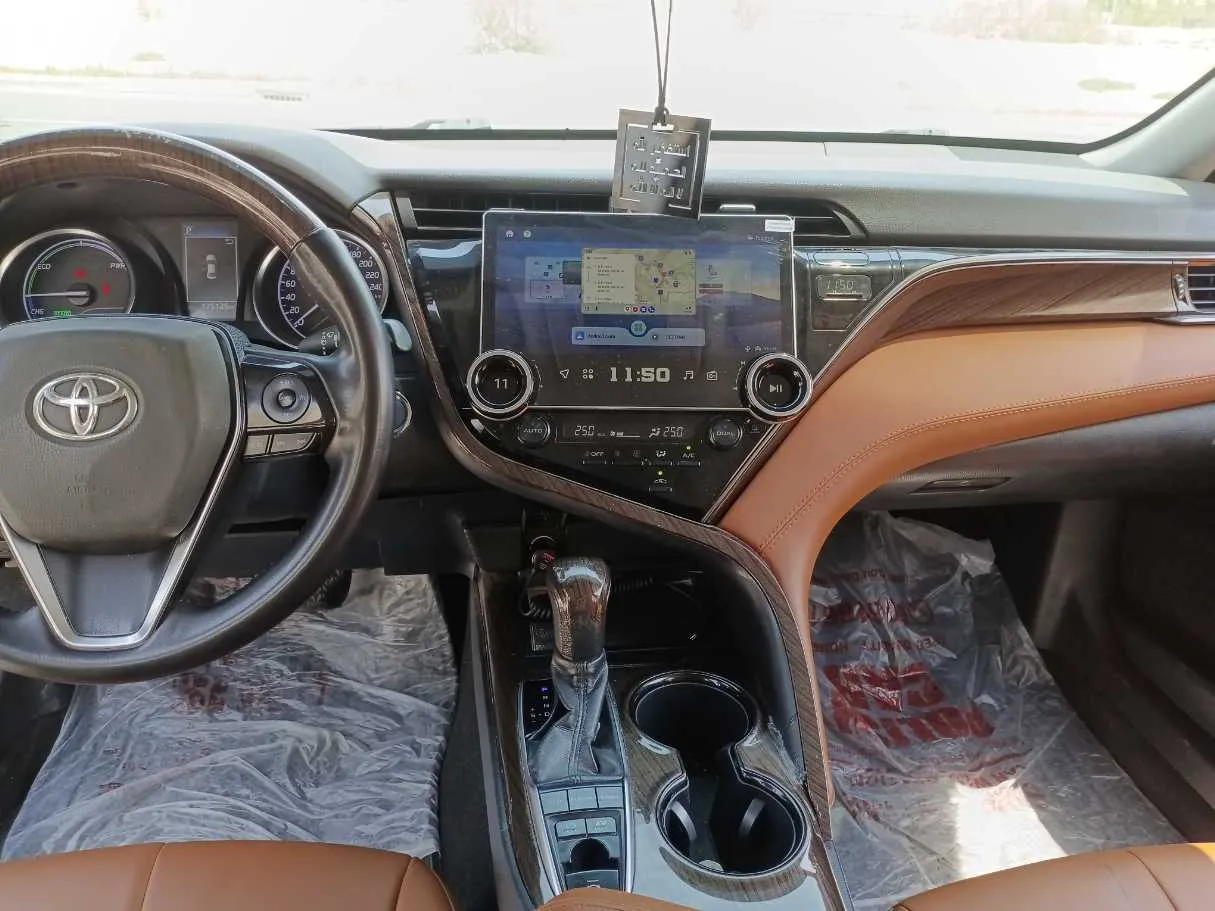 Car image 15