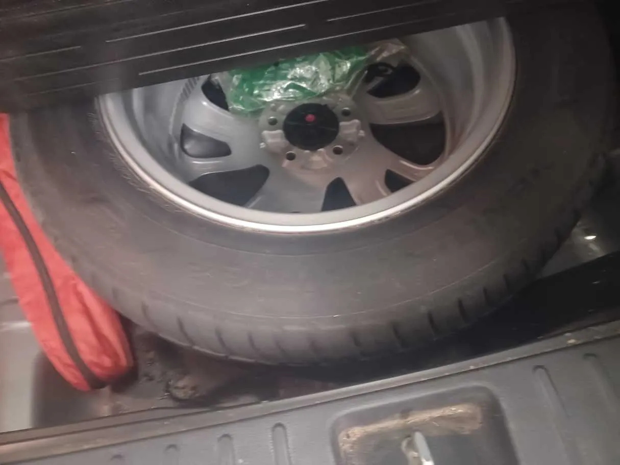 Car image 22