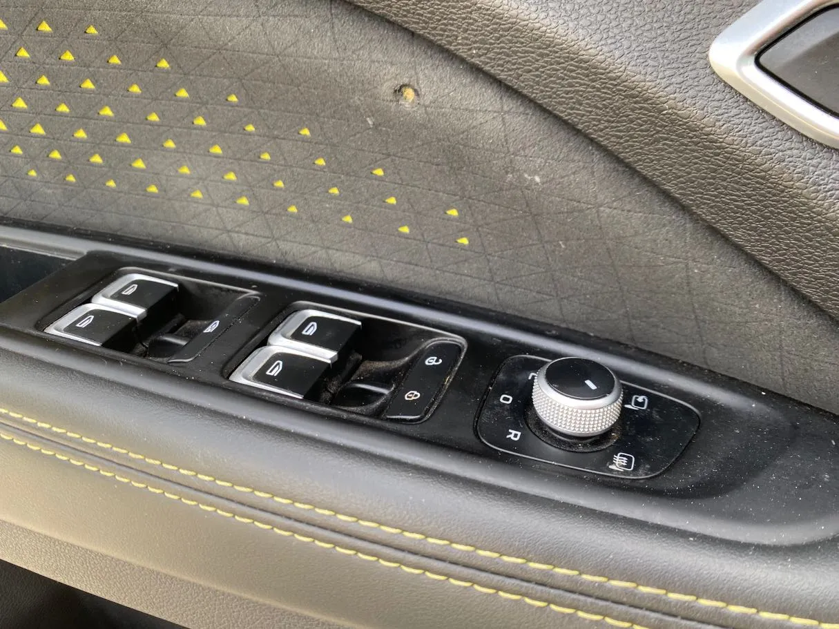 Car image 29
