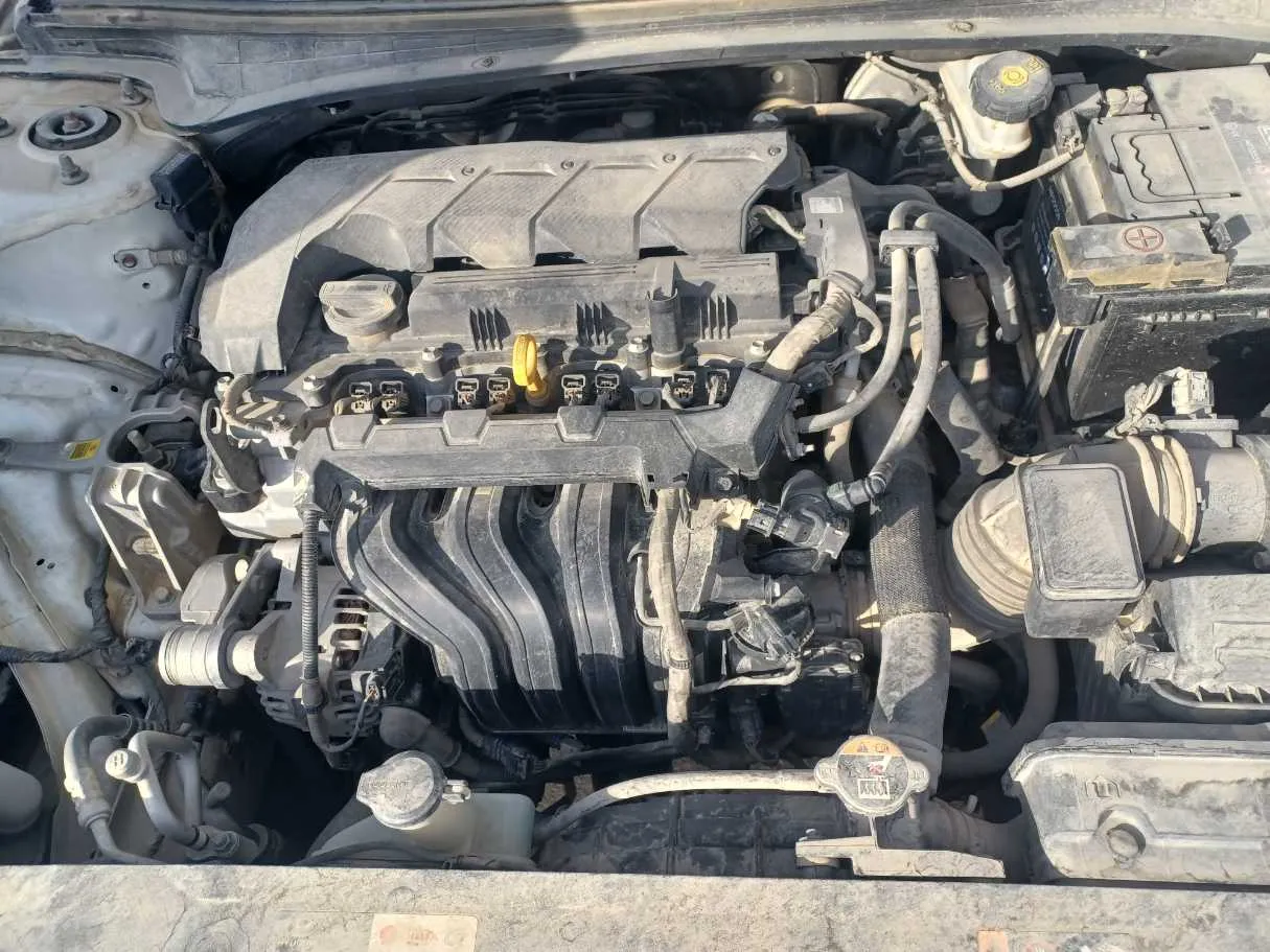 Car image 19