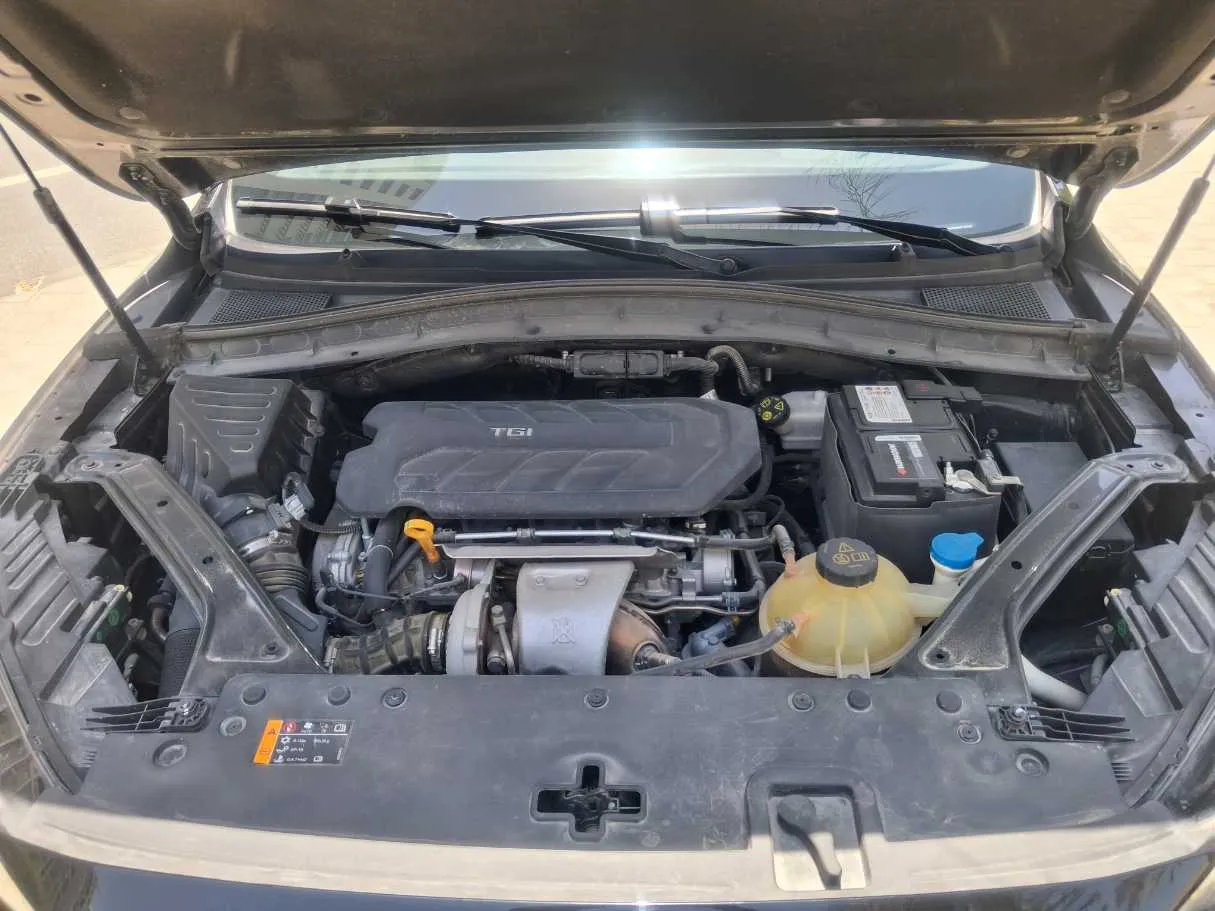 Car image 19