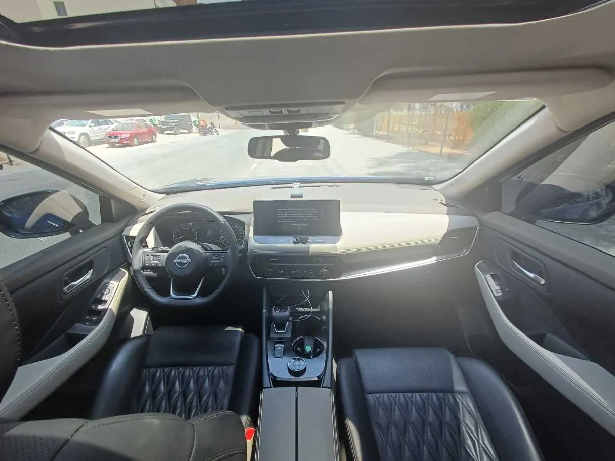 Car image 14