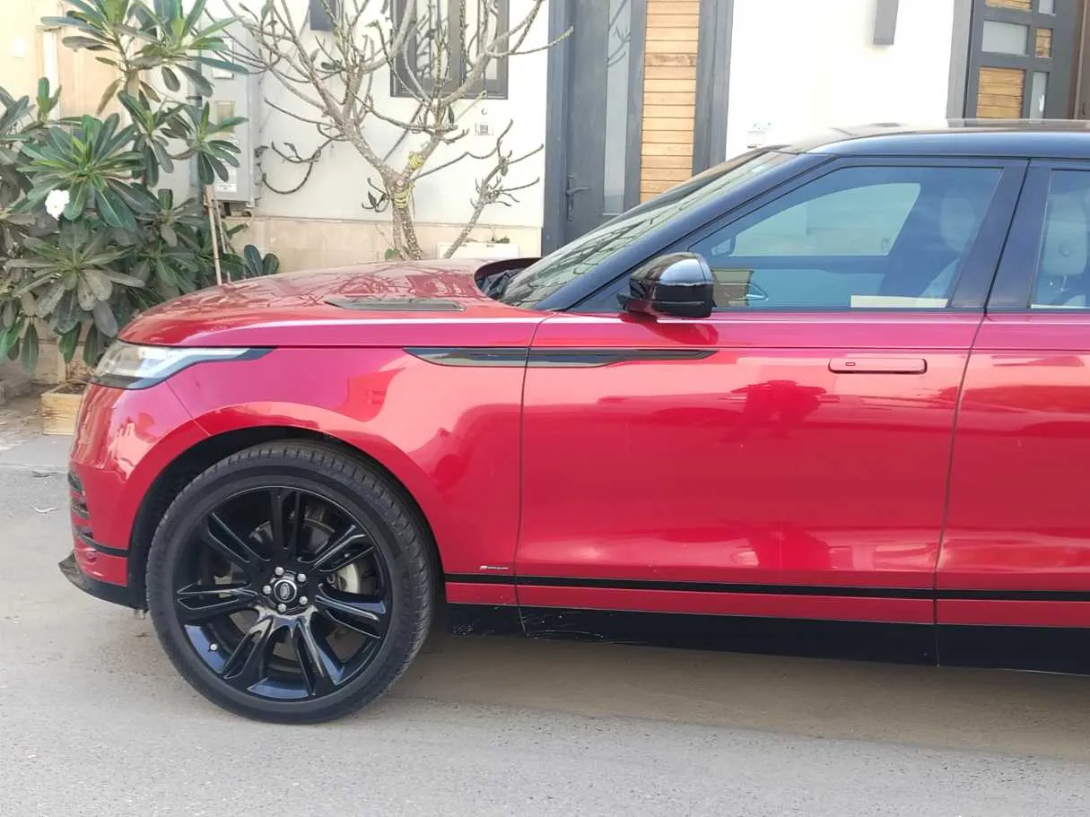 Car image 10