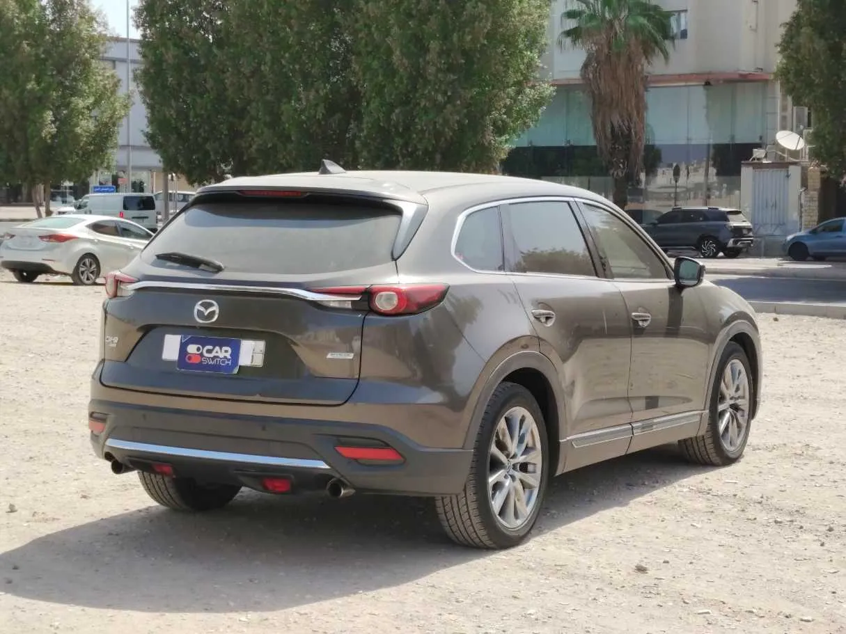 Car image 5
