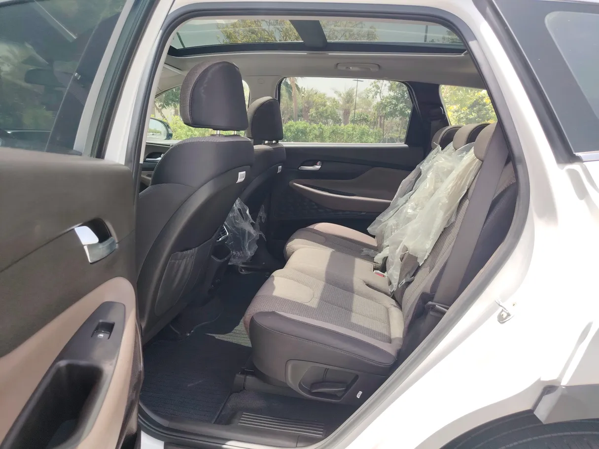 Car image 15