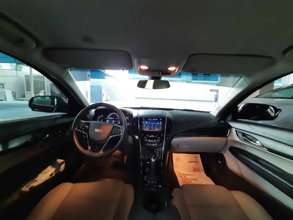 Car image 14
