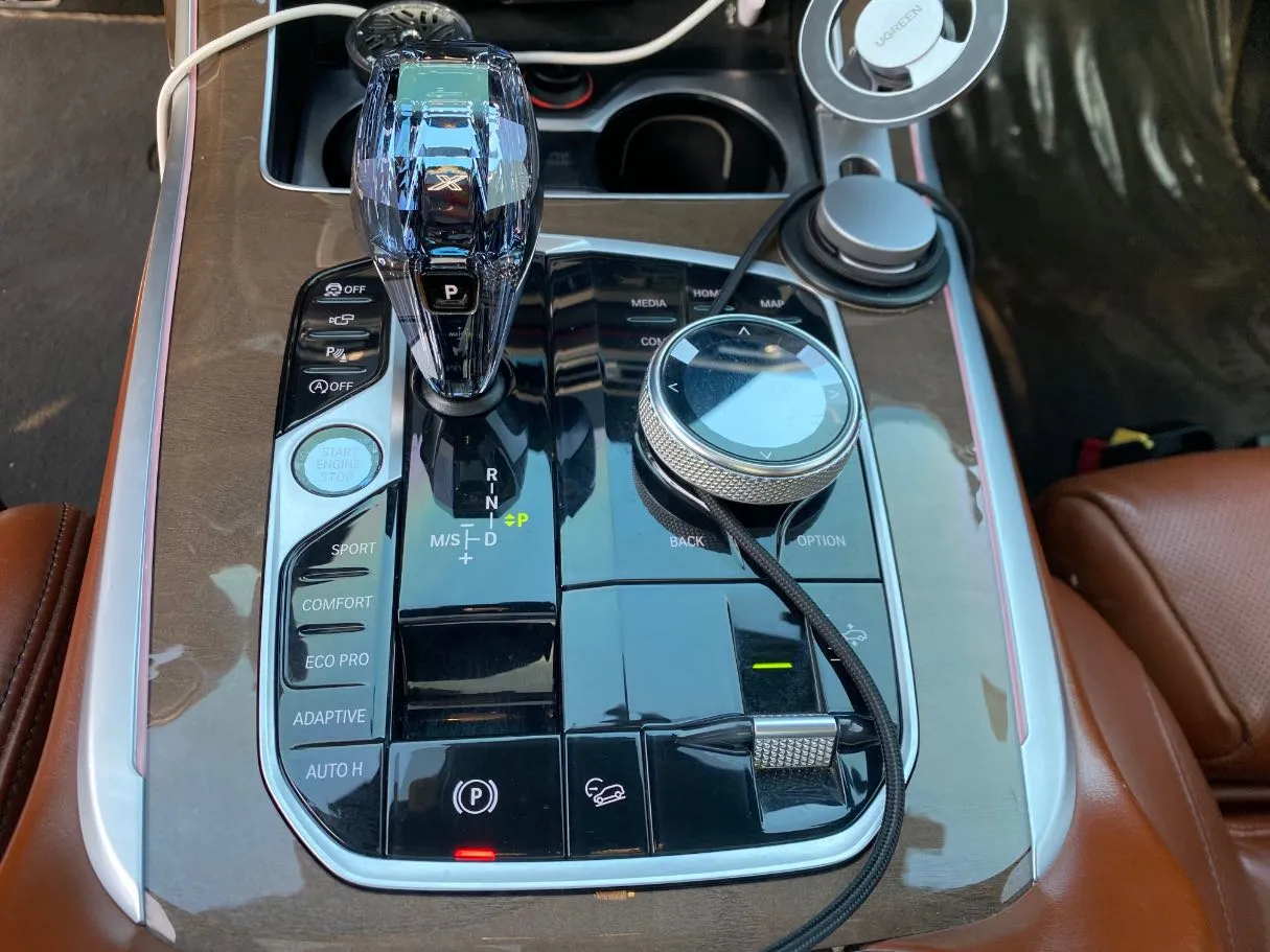 Car image 16