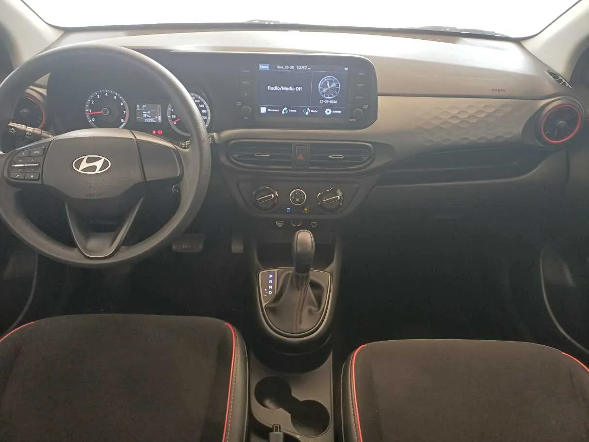 Car image 15