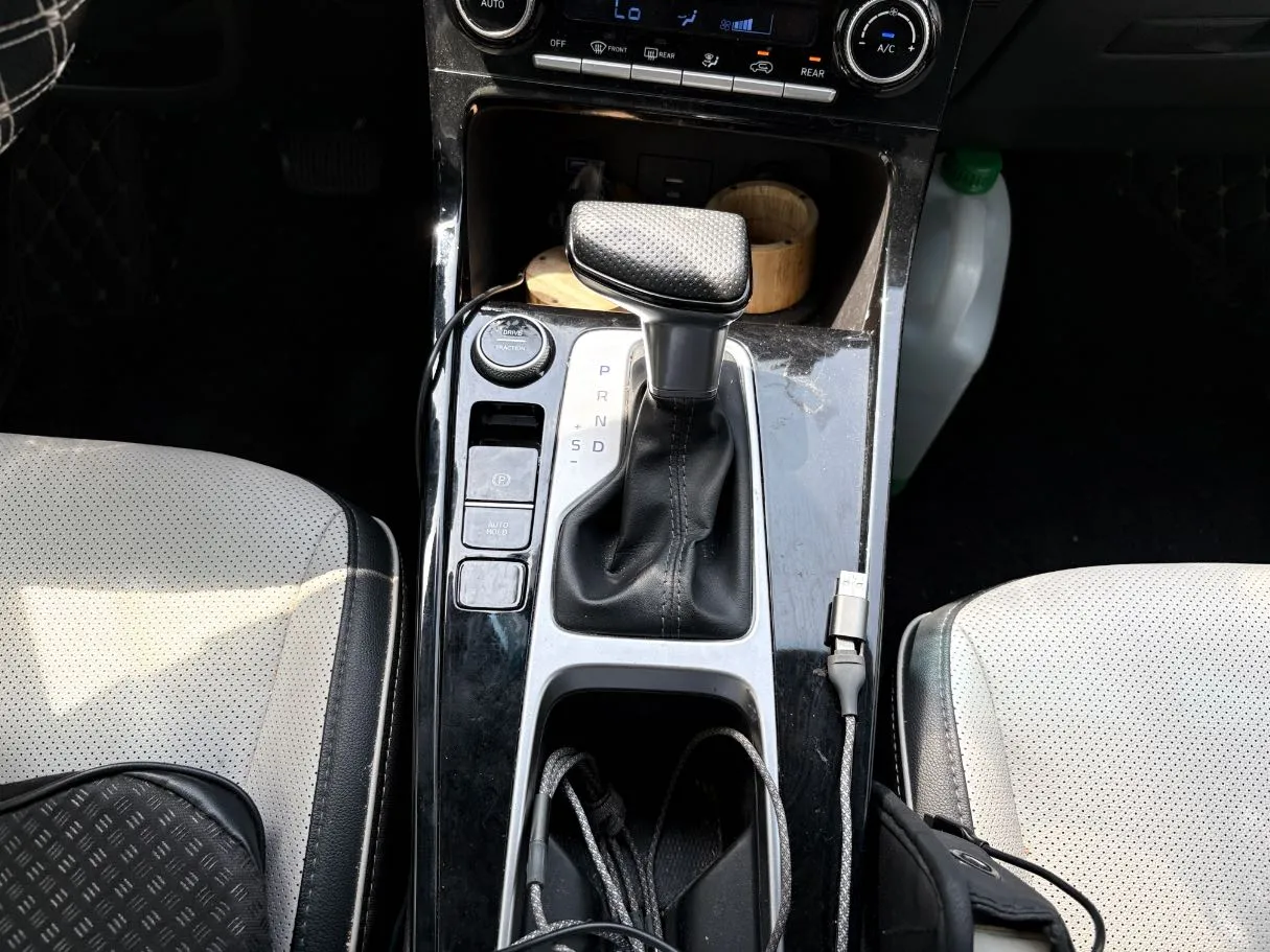 Car image 20