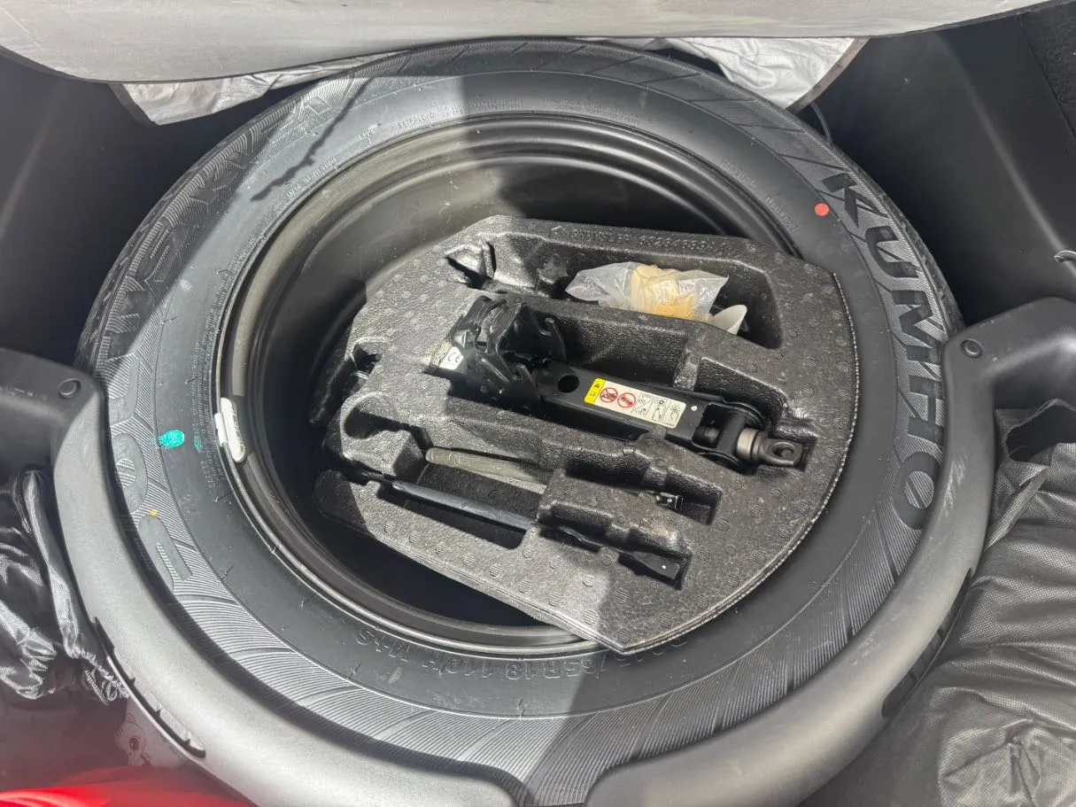 Car image 20