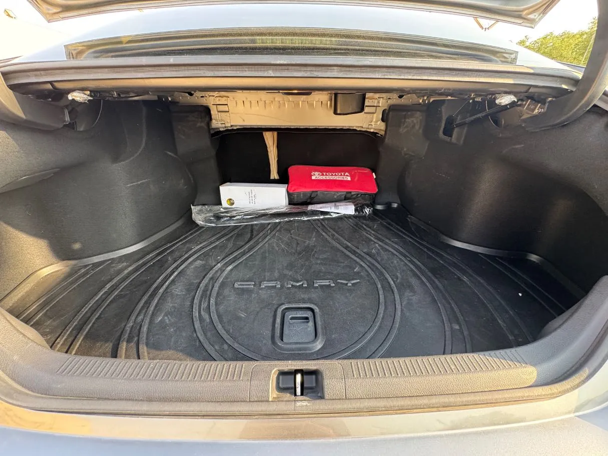 Car image 23