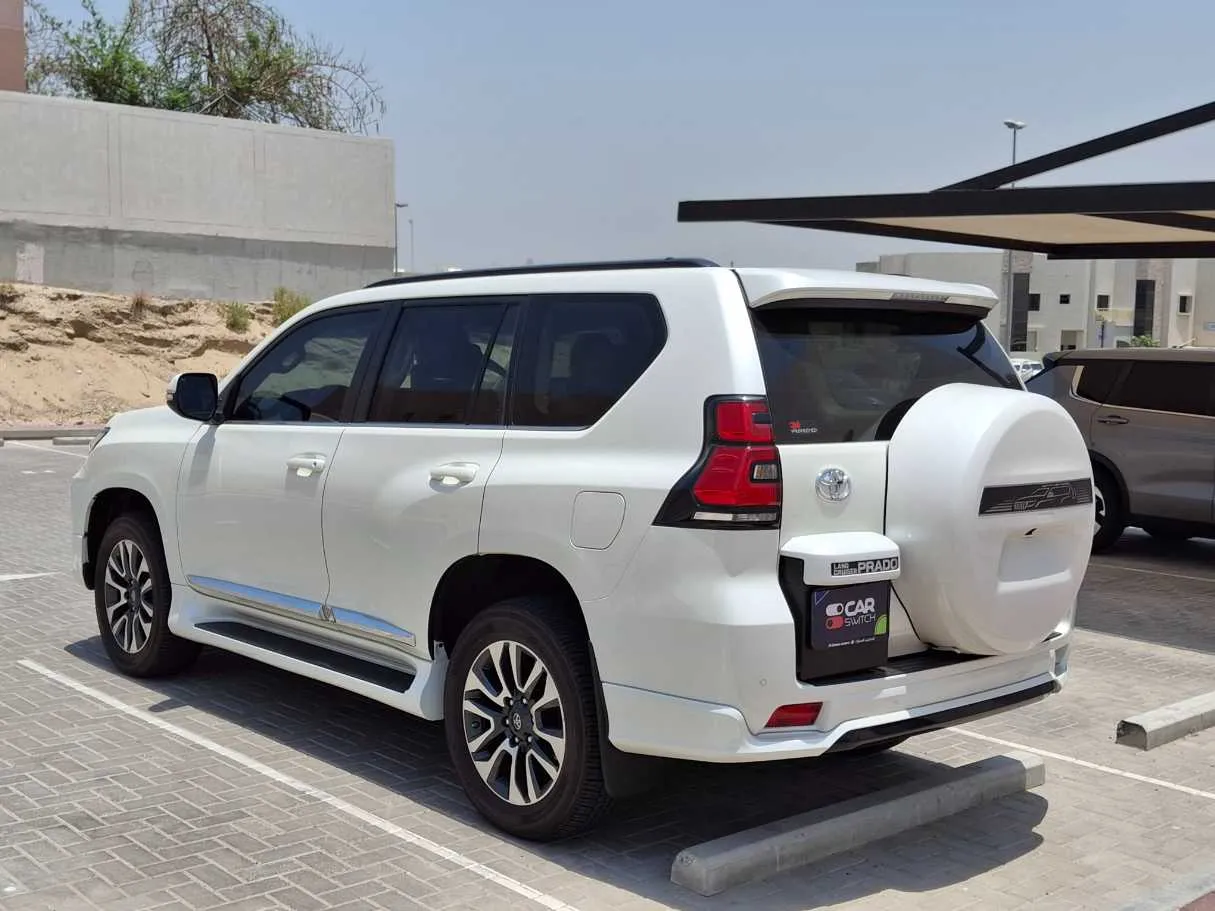 Car image 7