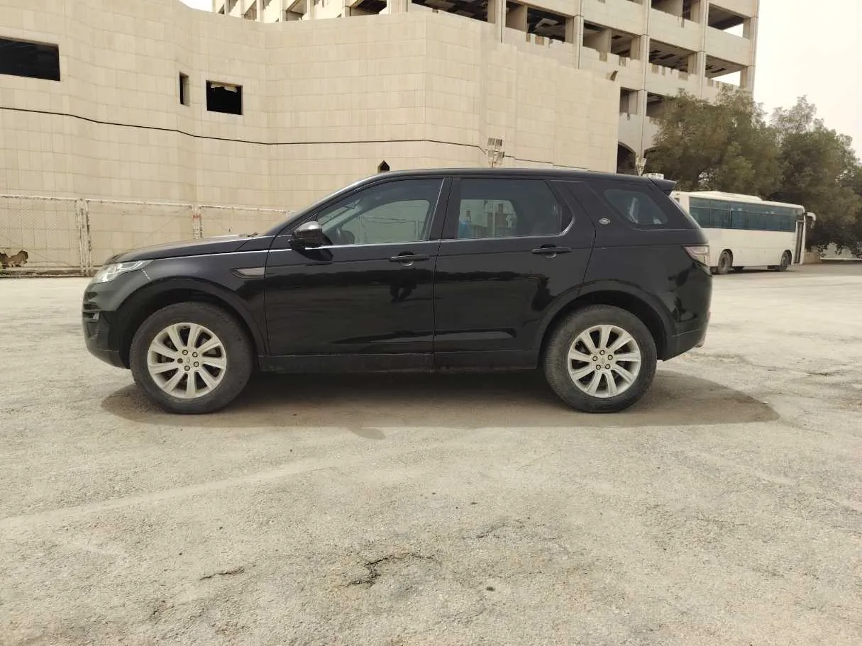 Car image 8
