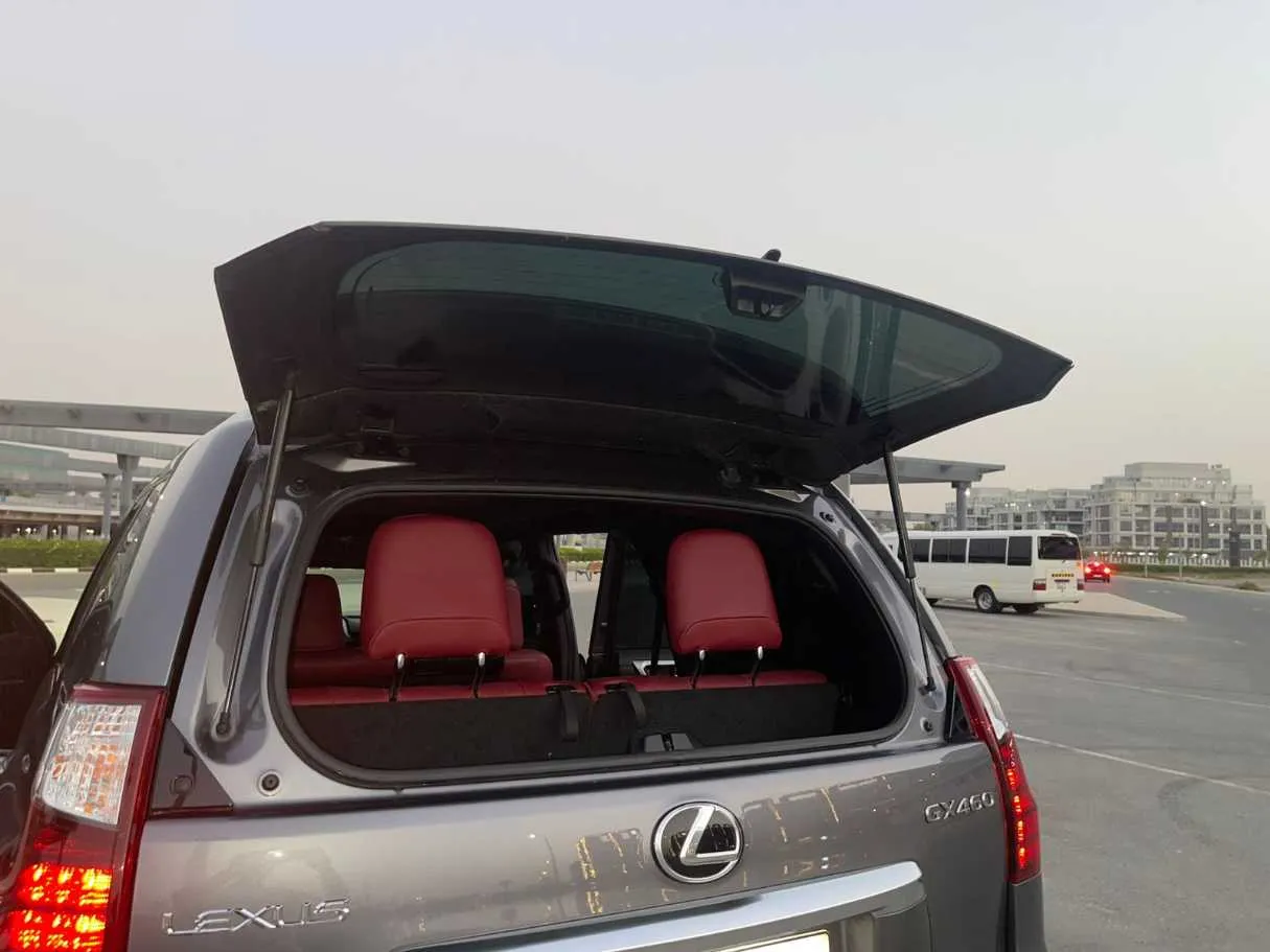 Car image 17