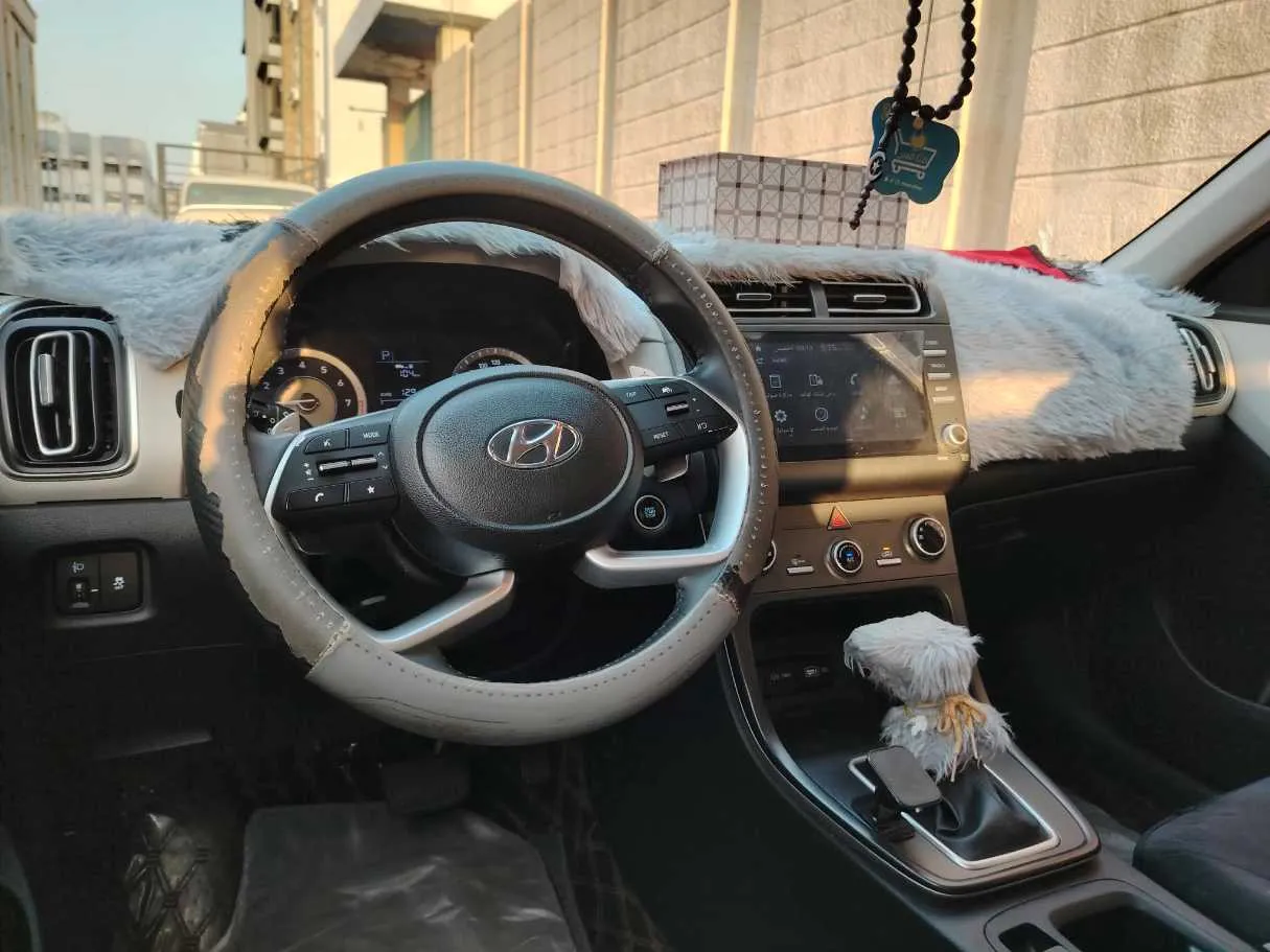 Car image 28
