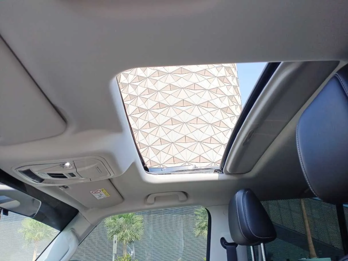 Car image 23