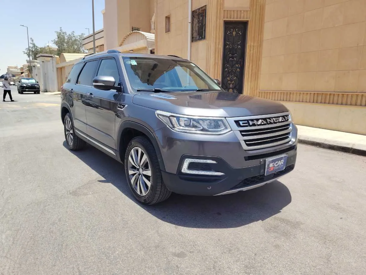 Car image 3