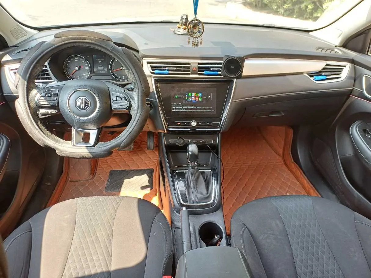 Car image 16