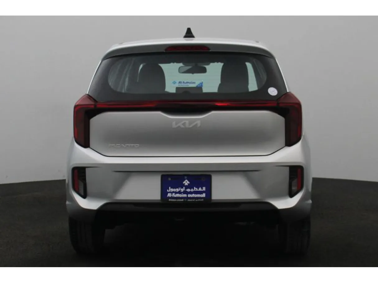 Car image 12
