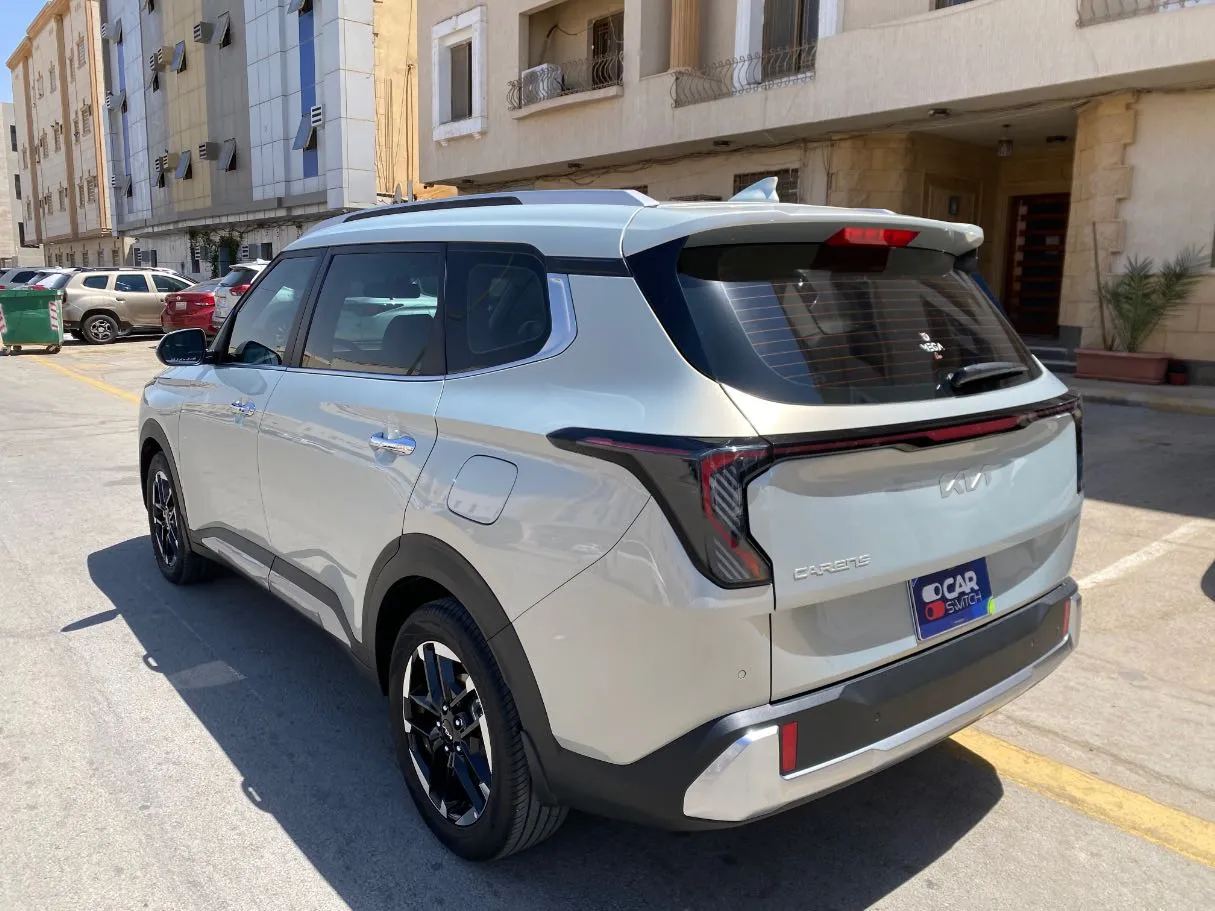 Car image 7
