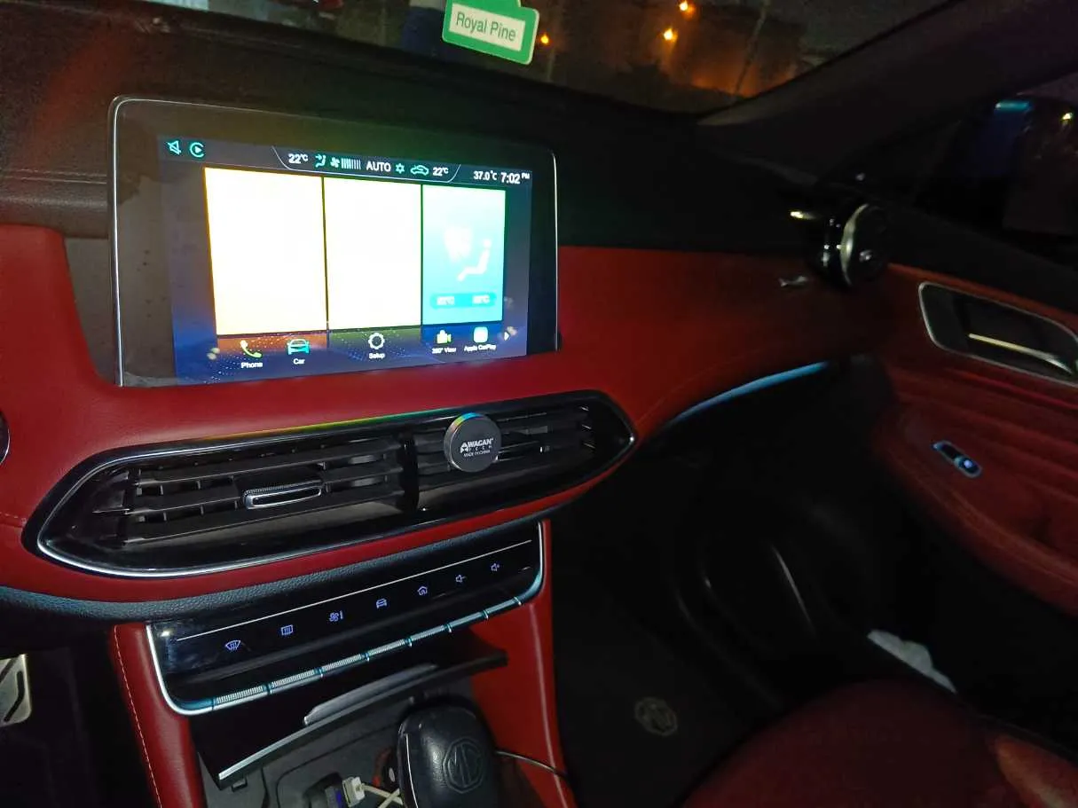 Car image 26