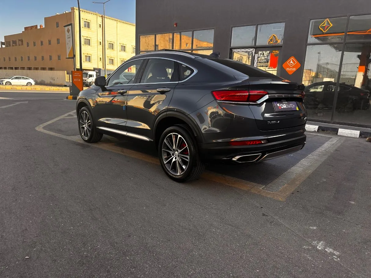 Car image 7