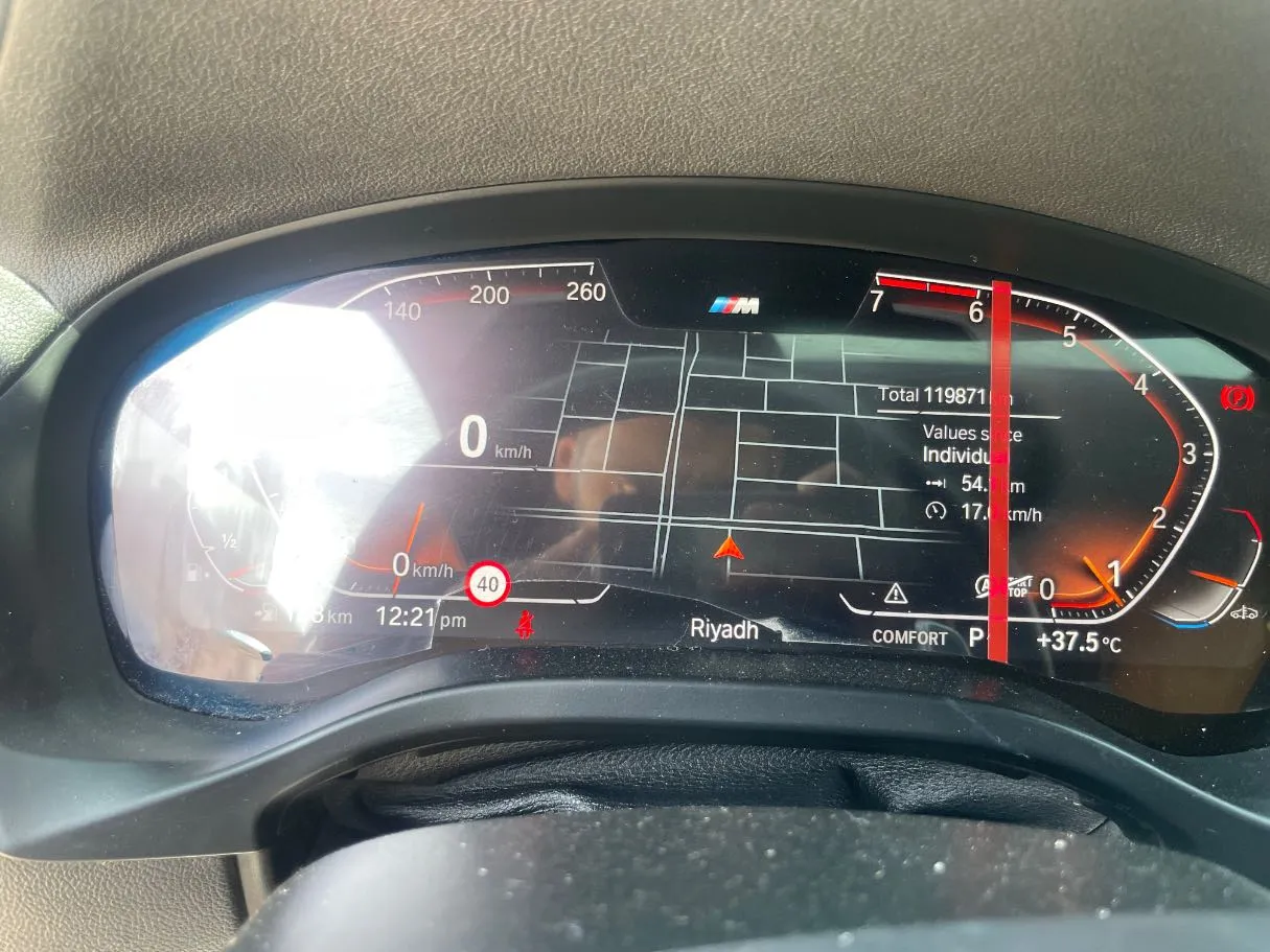 Car image 21
