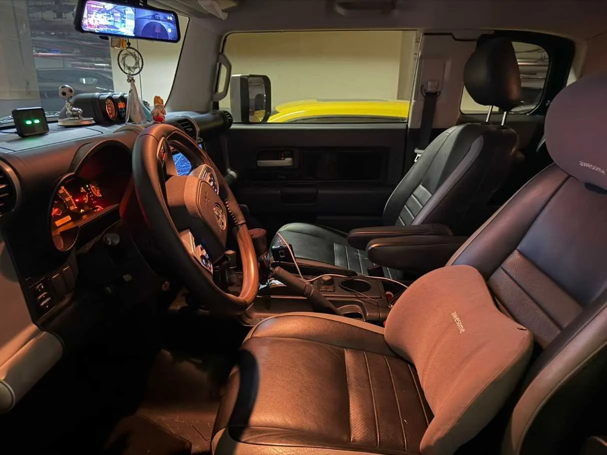 Car image 15