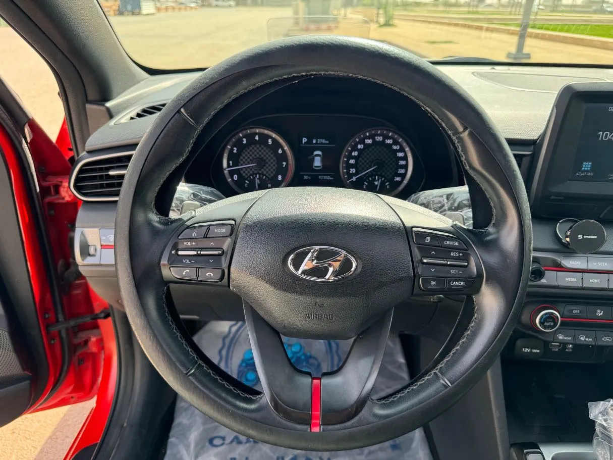 Car image 19
