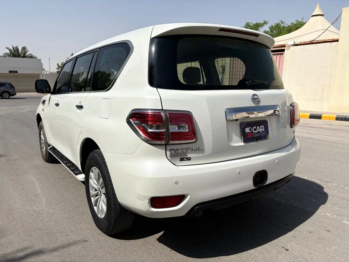 Car image 7