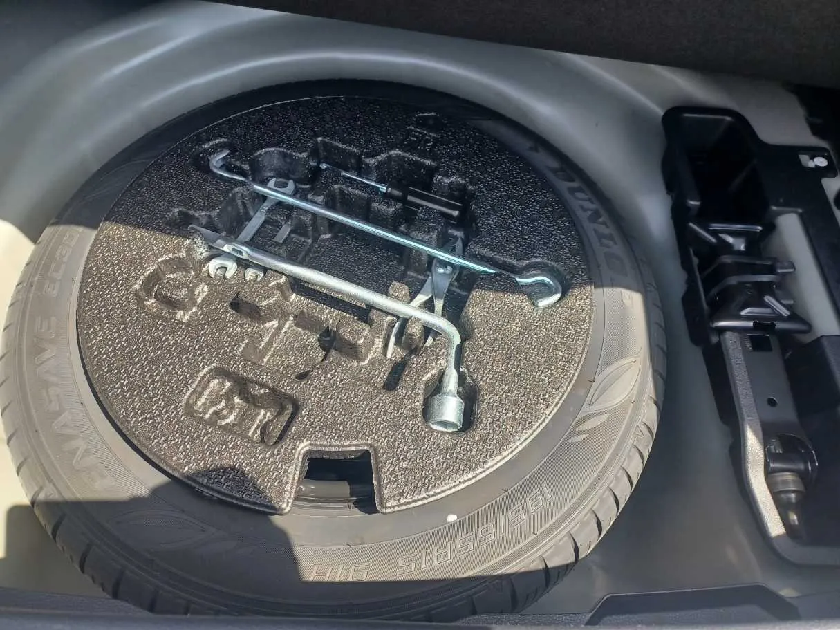 Car image 22