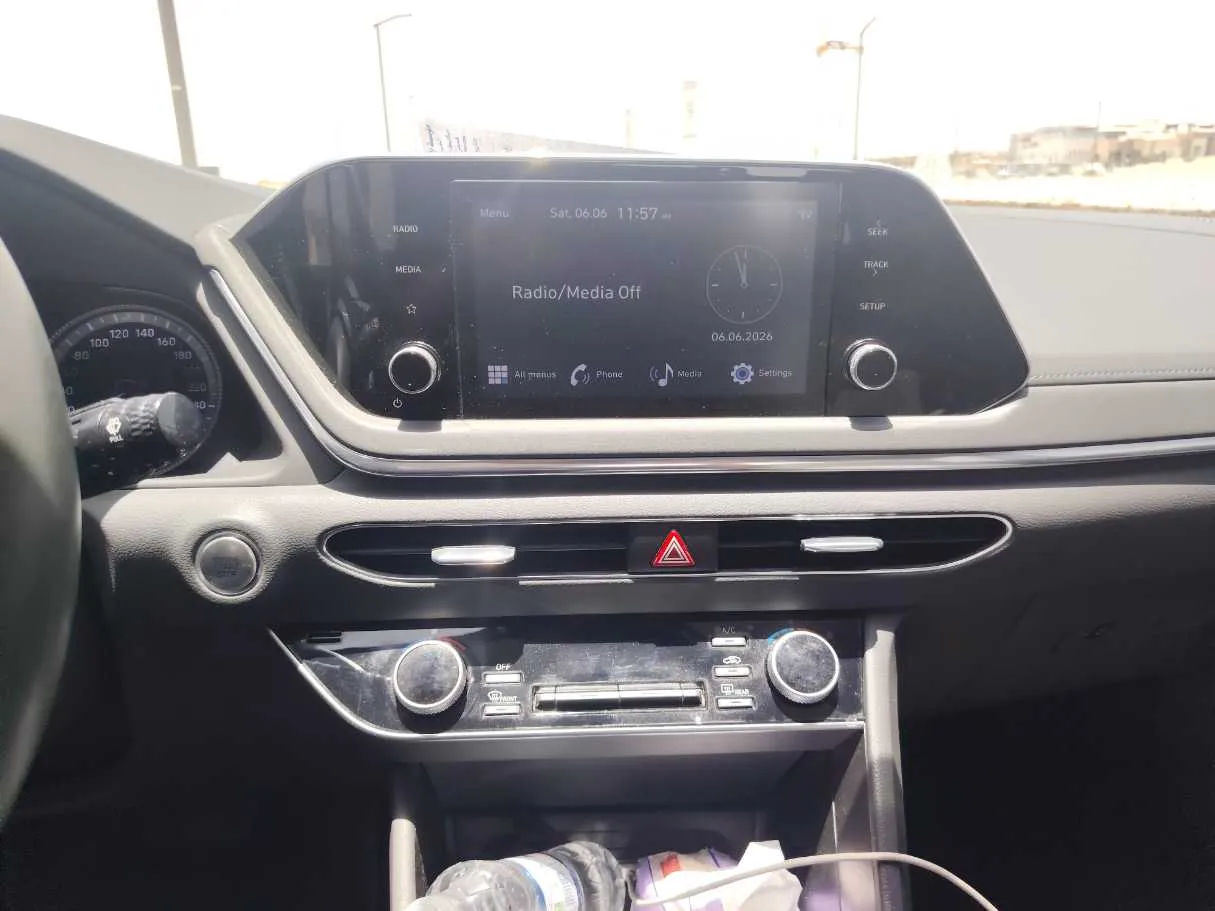 Car image 21