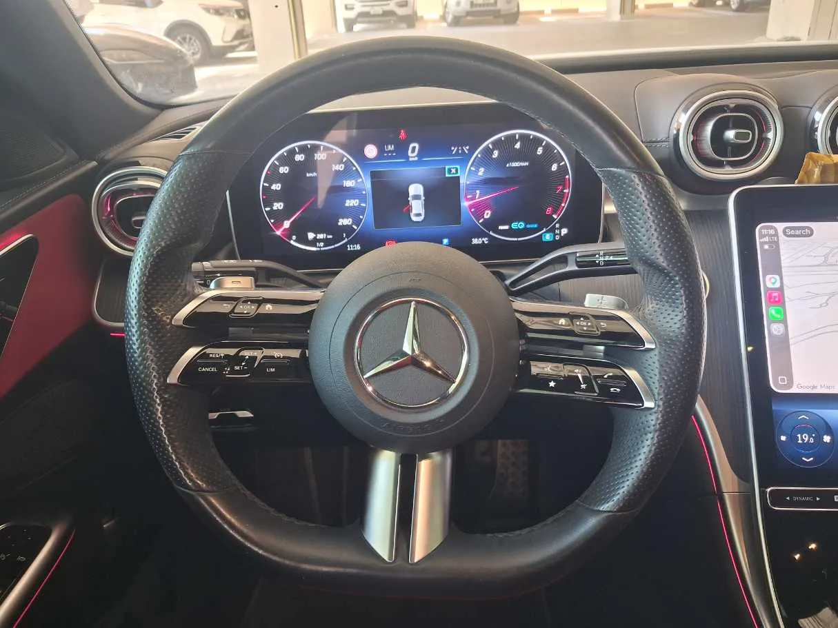Car image 17