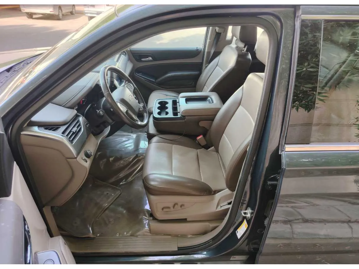 Car image 12