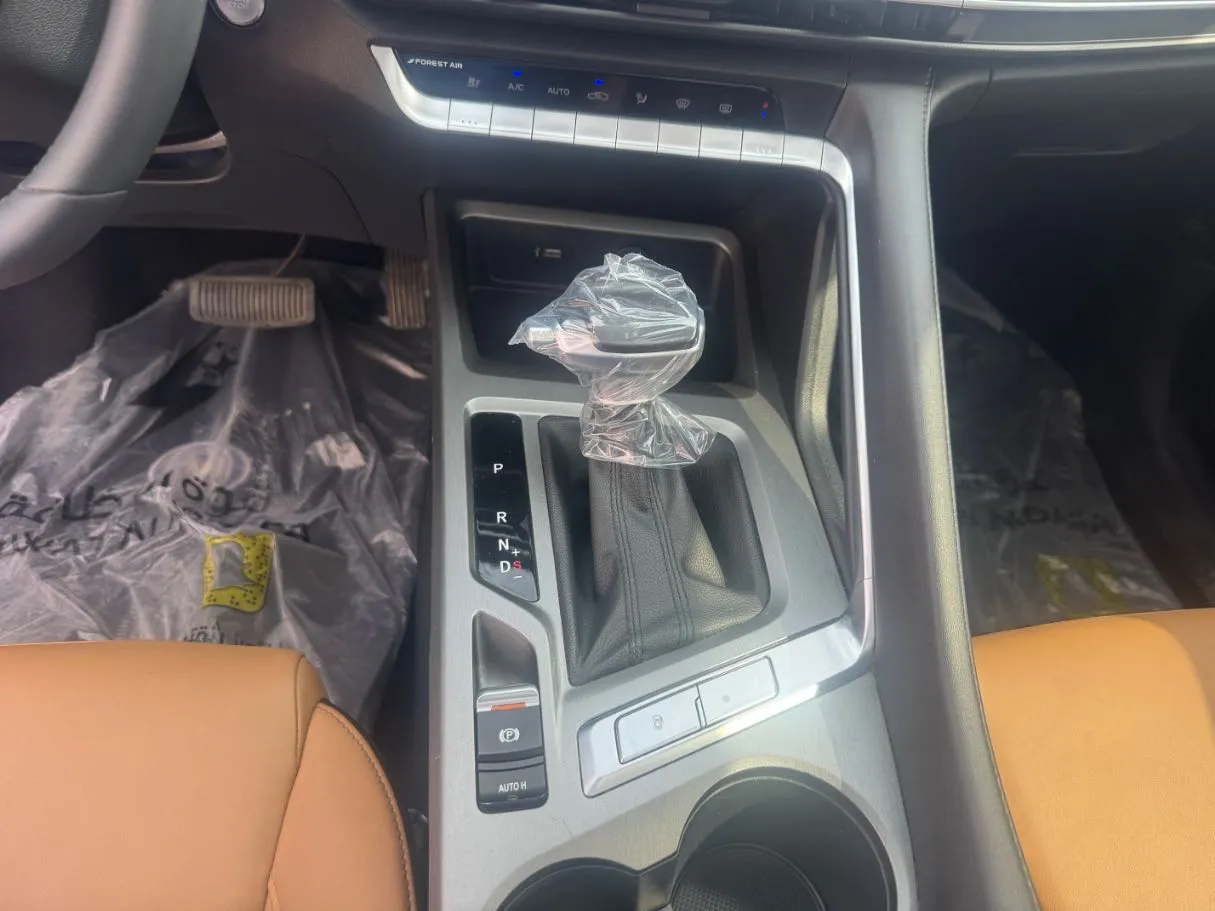 Car image 15