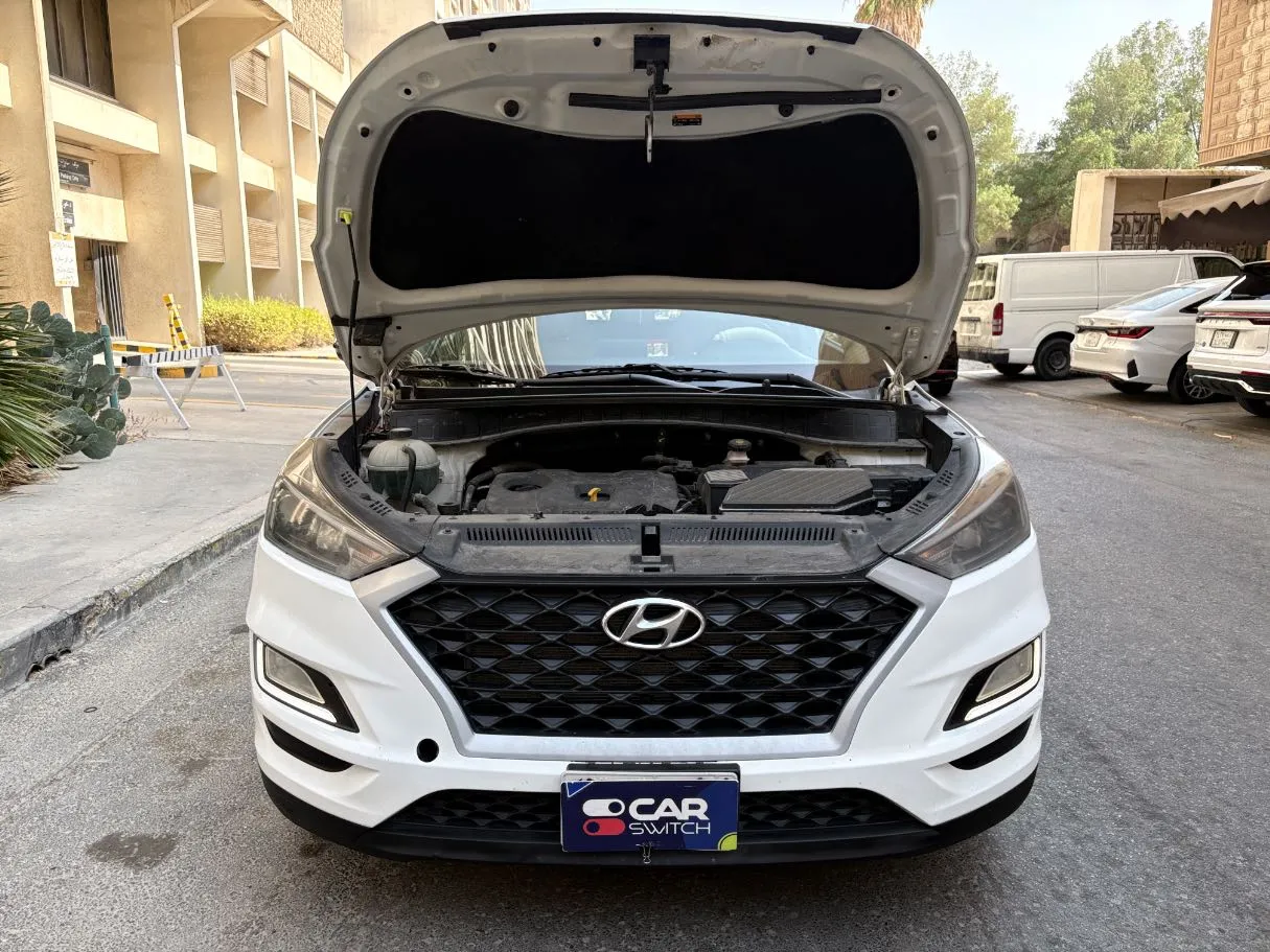 Car image 25