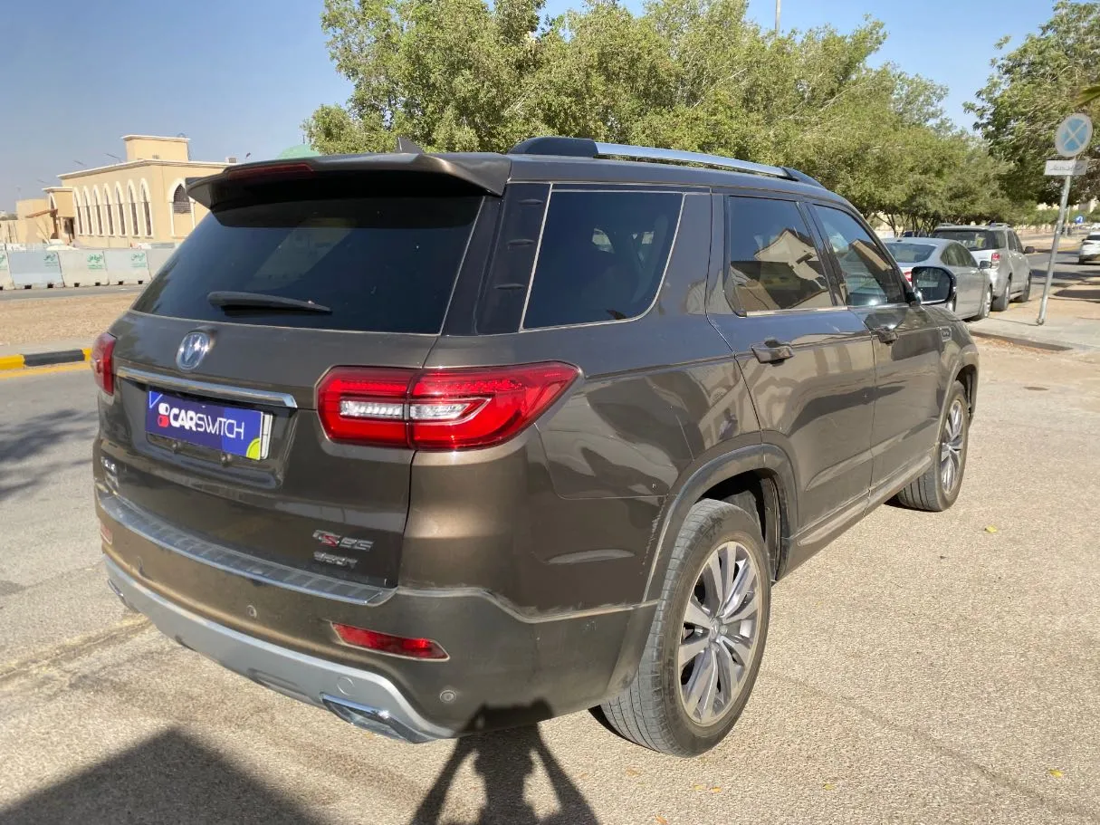 Car image 5