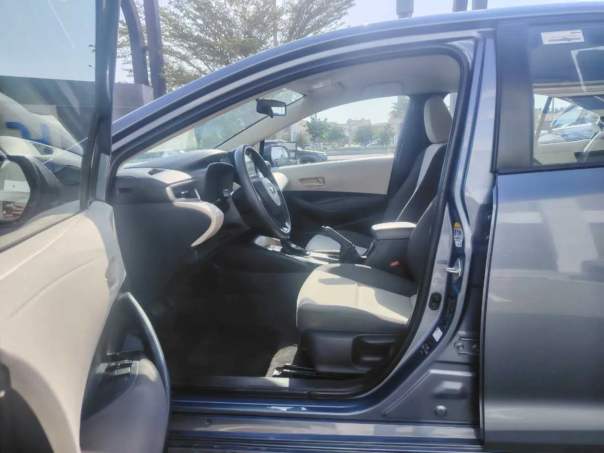 Car image 12