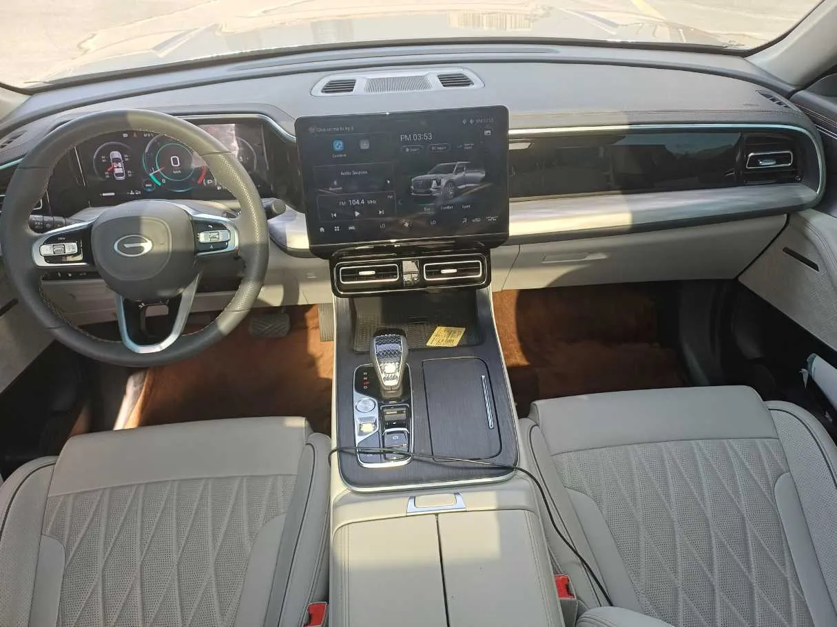 Car image 16