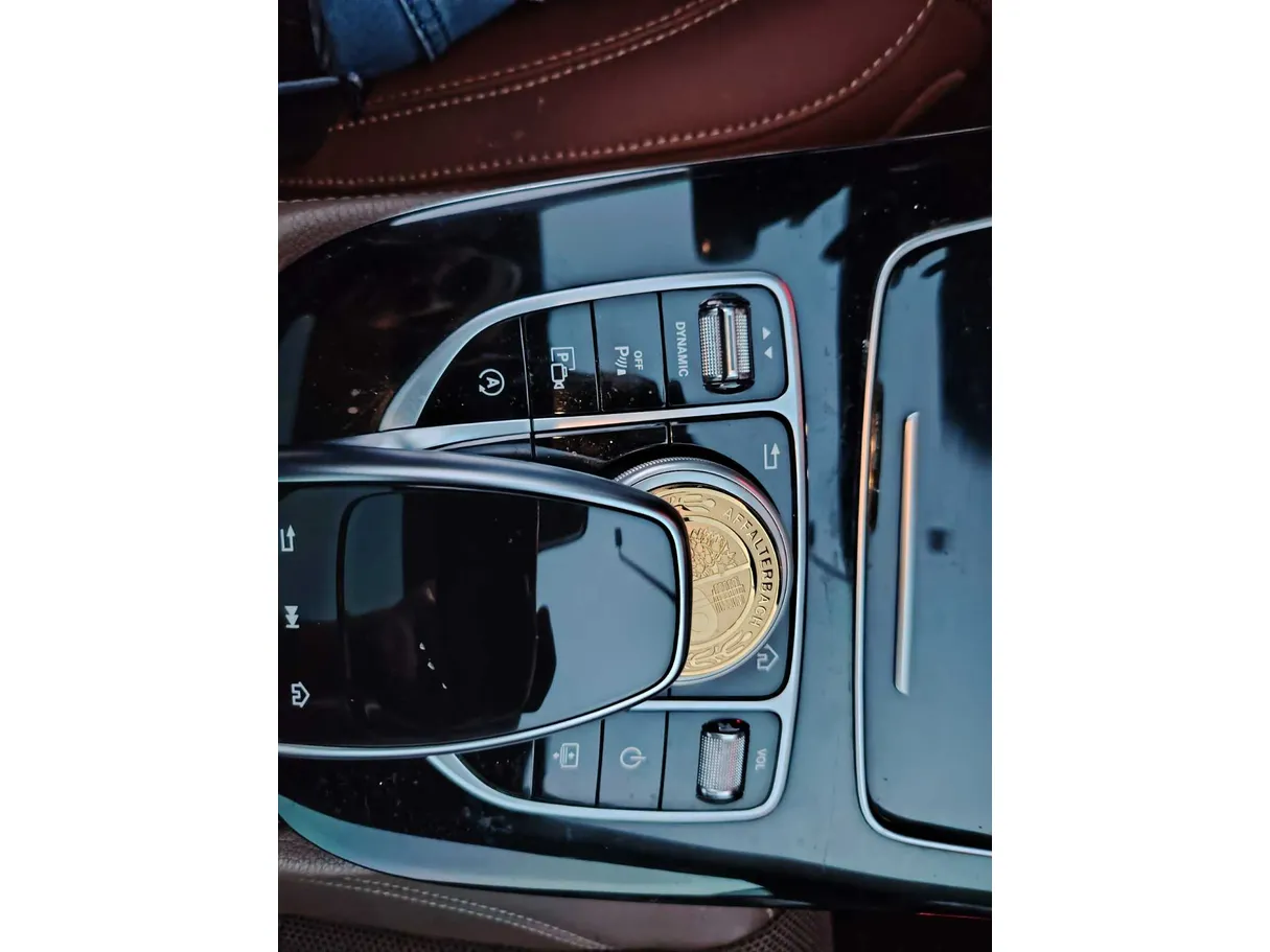 Car image 23