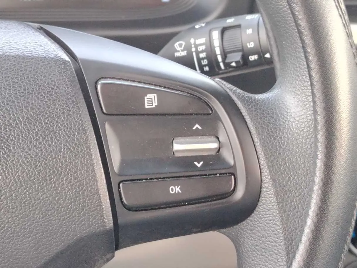 Car image 27