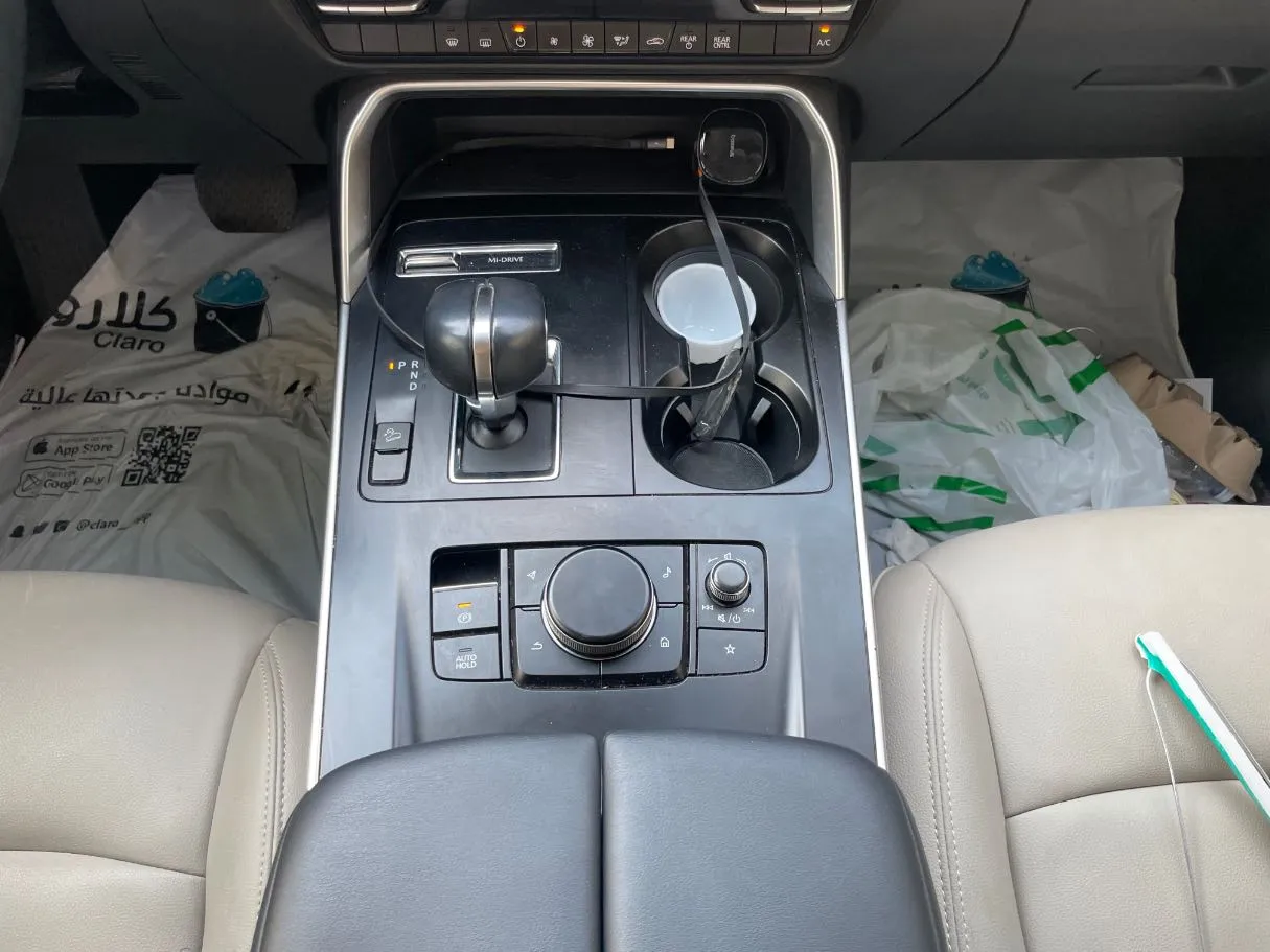 Car image 18