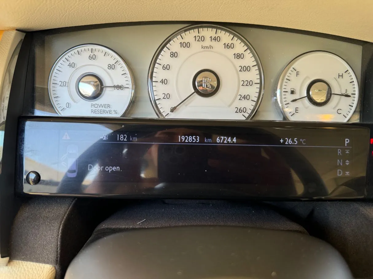 Car image 24