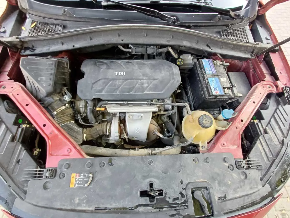 Car image 20