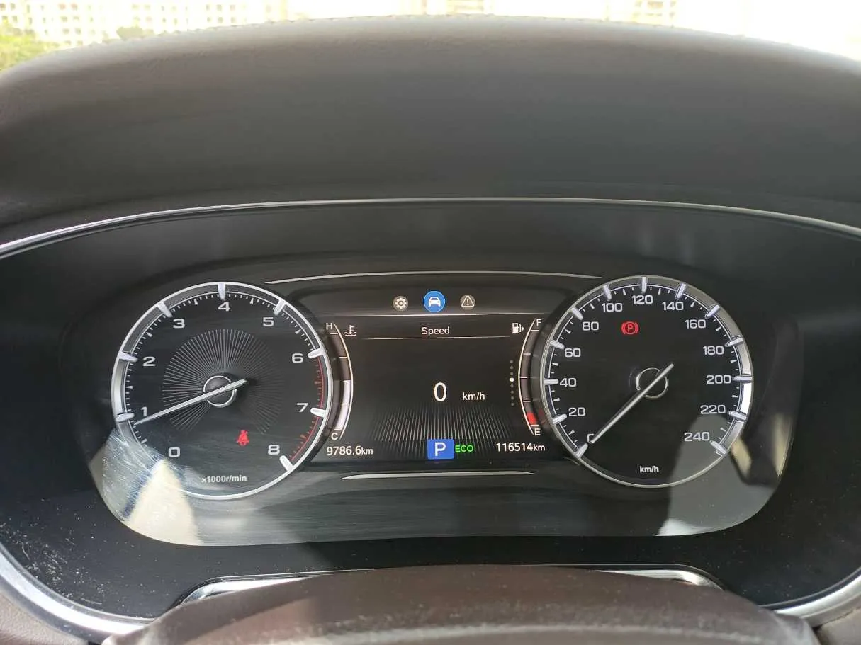 Car image 18